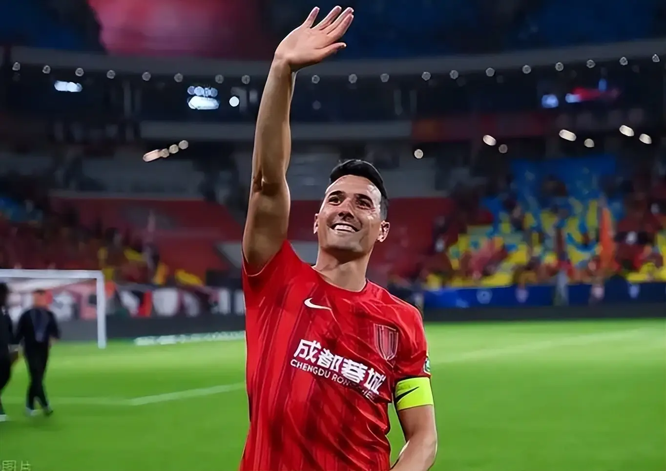 国内球队在大洲杯赛中表现出色，赢得球迷喝彩的简单介绍